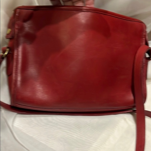 Coach Red Crossbody Bag with Adjustable Strap and Zipper Closure - Picture 10 of 16
